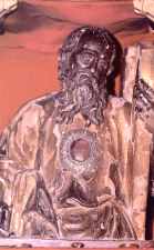 Talla-Relicario de San Andrs de Teixido, conteniendo un trozo de hueso y cuya localizacin es el retablo de la iglesia del santuario.